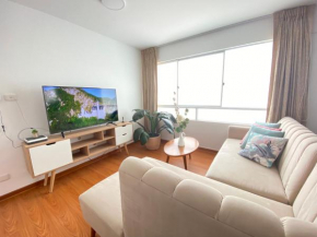 Miraflores Apt 2 Bedrooms - 4 people - Kitchen - Wifi - Elevator